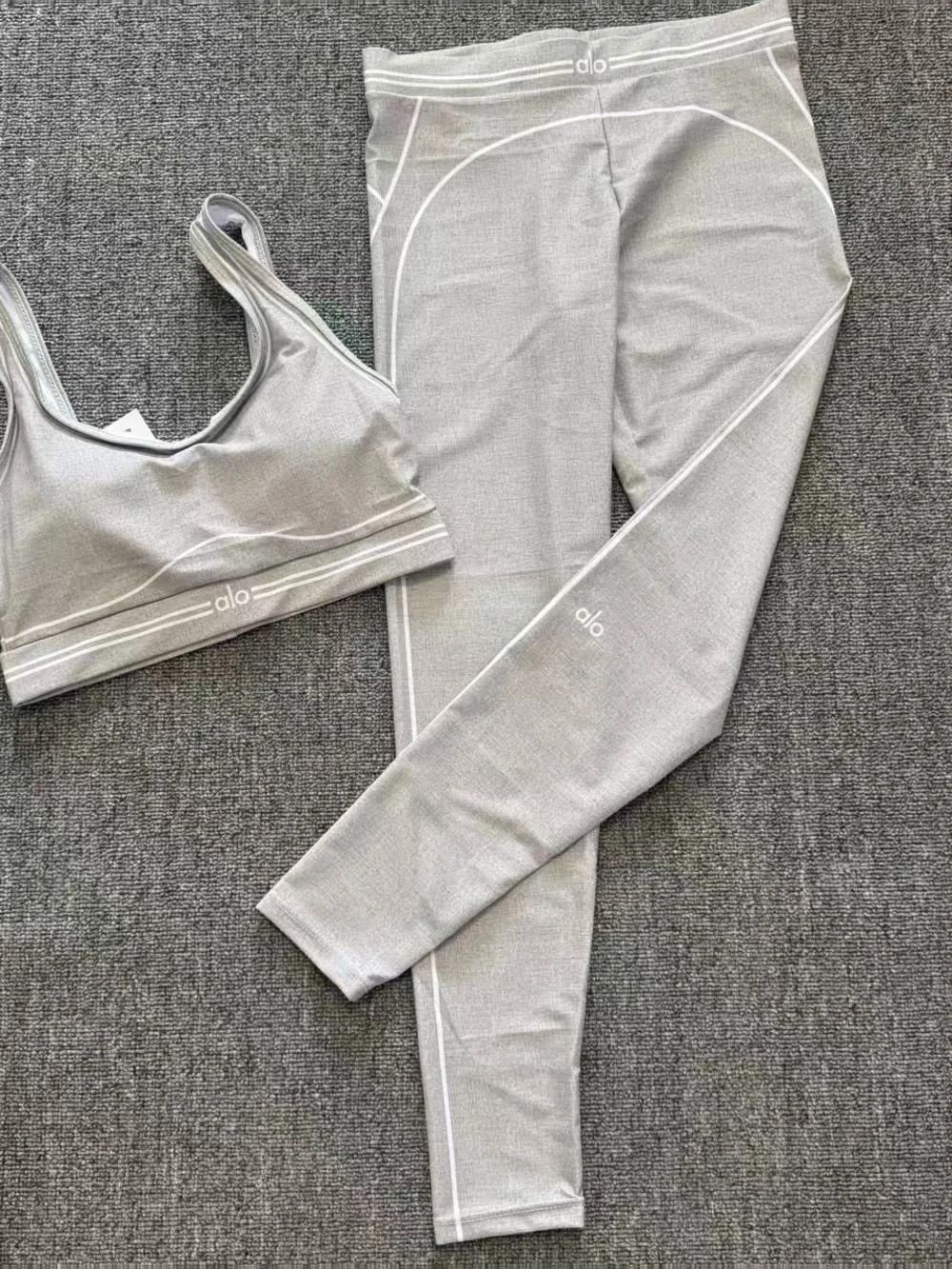 ALO Yoga Women’s.